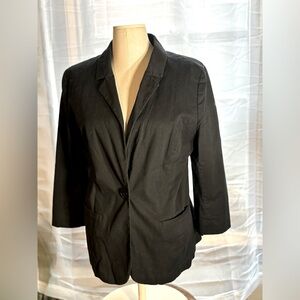 Black blazer with quarter sleeves